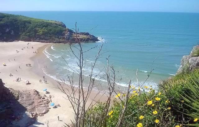 CASA completa em TORRES-RS - O MELHOR CUSTO BENEFICIO na mais bela praia Gaúcha - Cozinha - Banheiro - Ar condicionado - Smart TV 32 Android Apps Youtube - Netflix - Prime Vídeo e Wi-Fi - Estacionamento - Acomoda até 10 pessoas - Anfitriã Superhost n Villa Exterior foto
