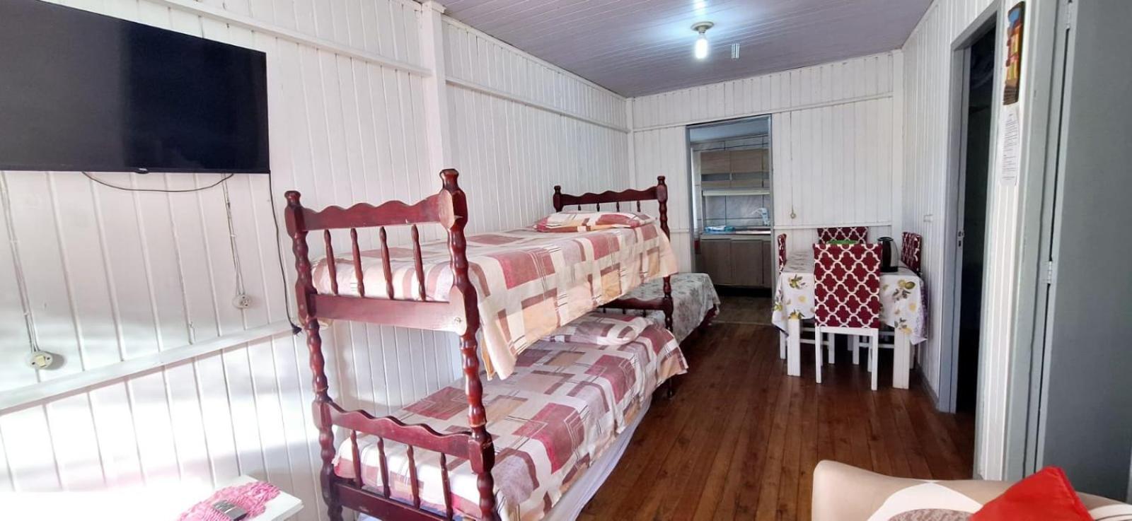 CASA completa em TORRES-RS - O MELHOR CUSTO BENEFICIO na mais bela praia Gaúcha - Cozinha - Banheiro - Ar condicionado - Smart TV 32 Android Apps Youtube - Netflix - Prime Vídeo e Wi-Fi - Estacionamento - Acomoda até 10 pessoas - Anfitriã Superhost n Villa Exterior foto
