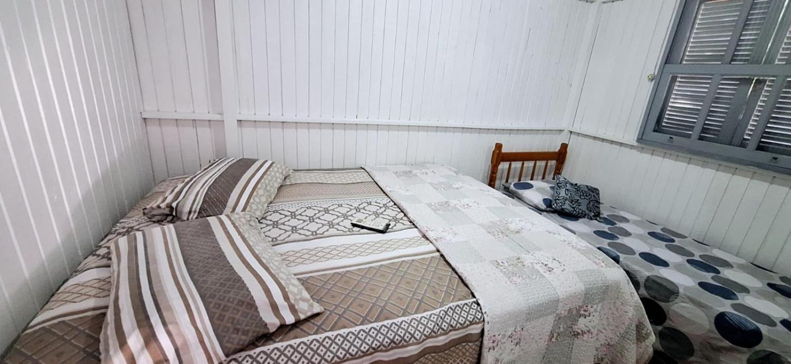CASA completa em TORRES-RS - O MELHOR CUSTO BENEFICIO na mais bela praia Gaúcha - Cozinha - Banheiro - Ar condicionado - Smart TV 32 Android Apps Youtube - Netflix - Prime Vídeo e Wi-Fi - Estacionamento - Acomoda até 10 pessoas - Anfitriã Superhost n Villa Exterior foto