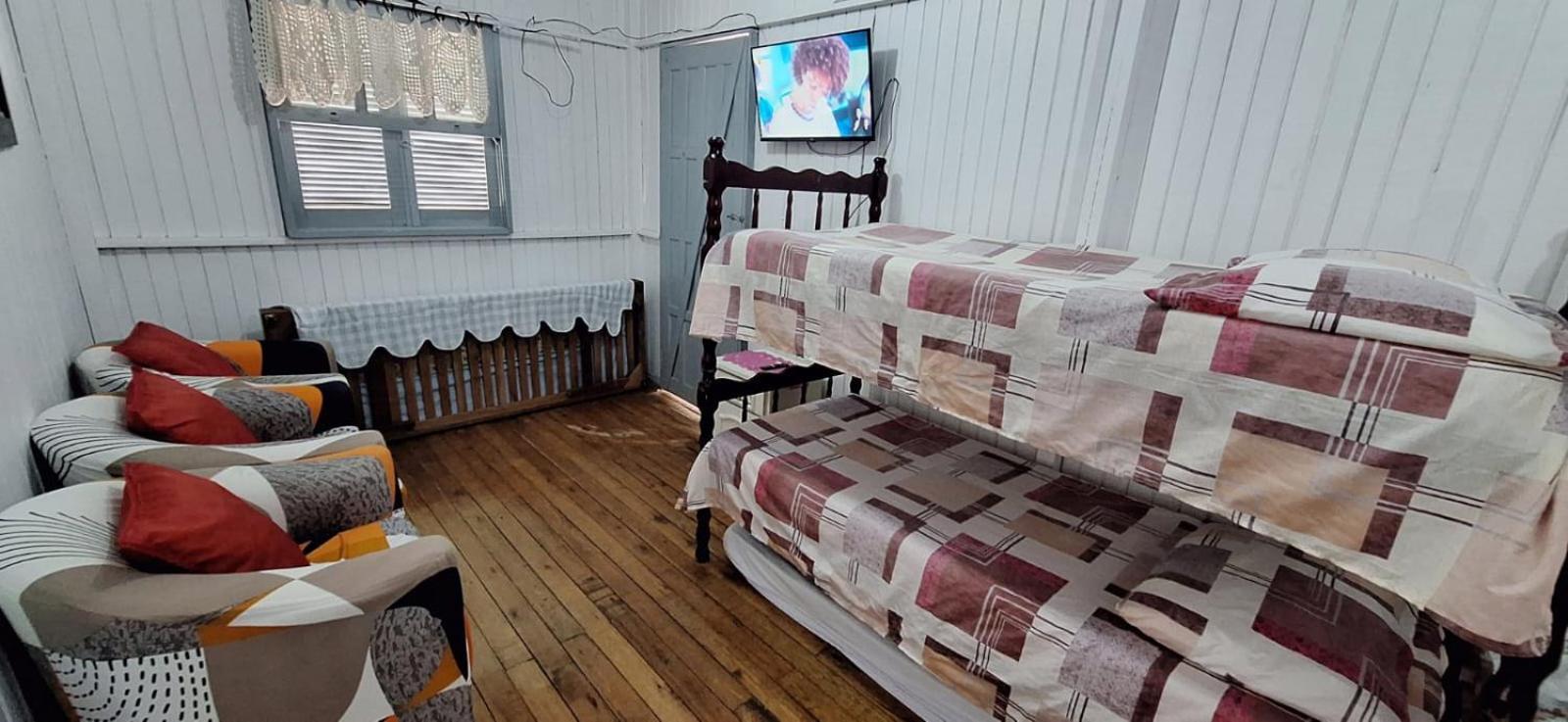 CASA completa em TORRES-RS - O MELHOR CUSTO BENEFICIO na mais bela praia Gaúcha - Cozinha - Banheiro - Ar condicionado - Smart TV 32 Android Apps Youtube - Netflix - Prime Vídeo e Wi-Fi - Estacionamento - Acomoda até 10 pessoas - Anfitriã Superhost n Villa Exterior foto