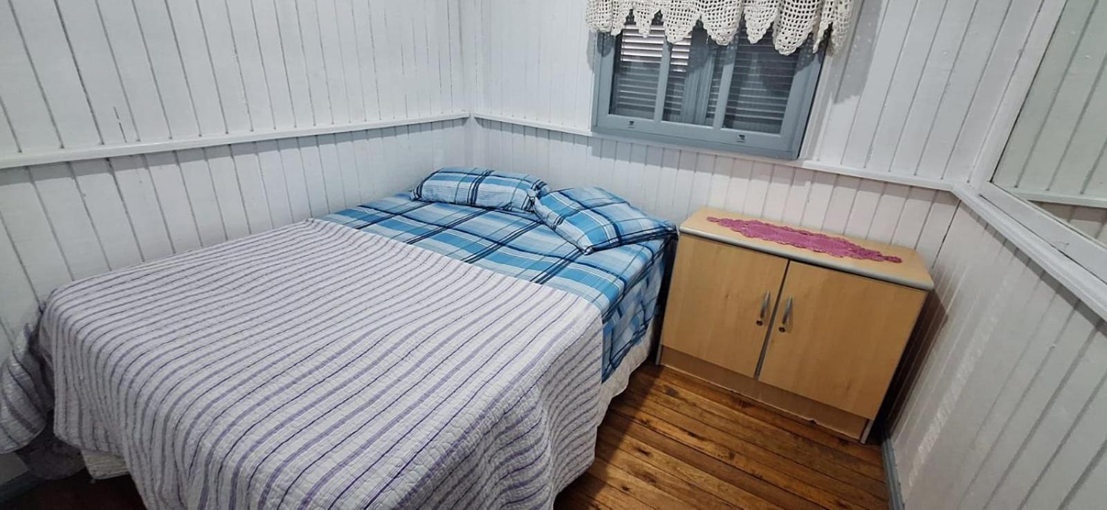 CASA completa em TORRES-RS - O MELHOR CUSTO BENEFICIO na mais bela praia Gaúcha - Cozinha - Banheiro - Ar condicionado - Smart TV 32 Android Apps Youtube - Netflix - Prime Vídeo e Wi-Fi - Estacionamento - Acomoda até 10 pessoas - Anfitriã Superhost n Villa Exterior foto