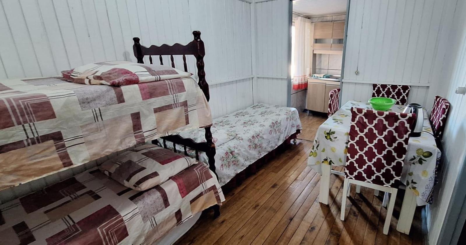 CASA completa em TORRES-RS - O MELHOR CUSTO BENEFICIO na mais bela praia Gaúcha - Cozinha - Banheiro - Ar condicionado - Smart TV 32 Android Apps Youtube - Netflix - Prime Vídeo e Wi-Fi - Estacionamento - Acomoda até 10 pessoas - Anfitriã Superhost n Villa Exterior foto