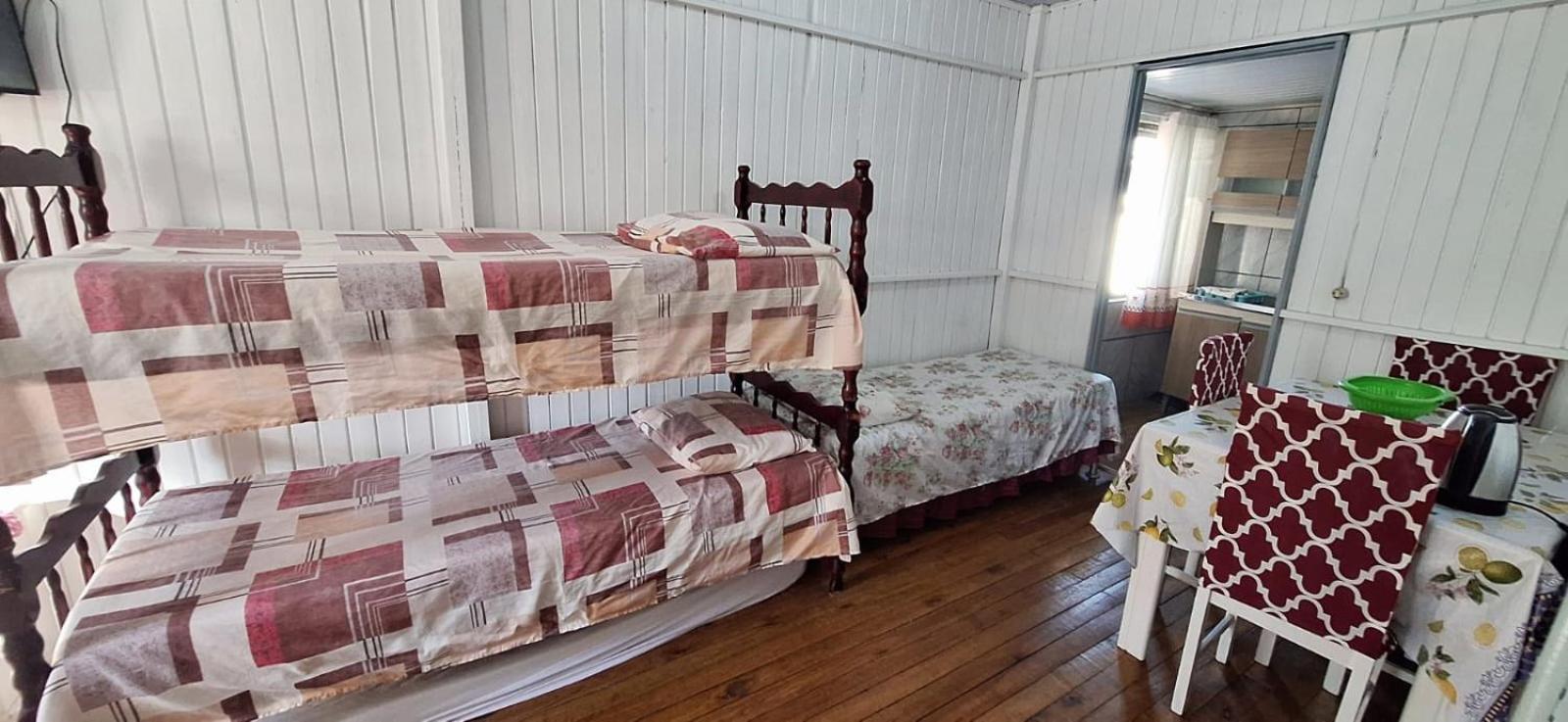 CASA completa em TORRES-RS - O MELHOR CUSTO BENEFICIO na mais bela praia Gaúcha - Cozinha - Banheiro - Ar condicionado - Smart TV 32 Android Apps Youtube - Netflix - Prime Vídeo e Wi-Fi - Estacionamento - Acomoda até 10 pessoas - Anfitriã Superhost n Villa Exterior foto